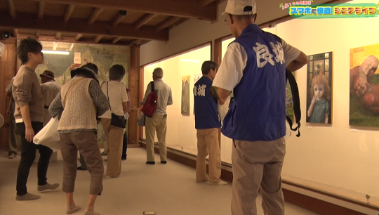 画像:展覧会開催中の菊屋家を見学